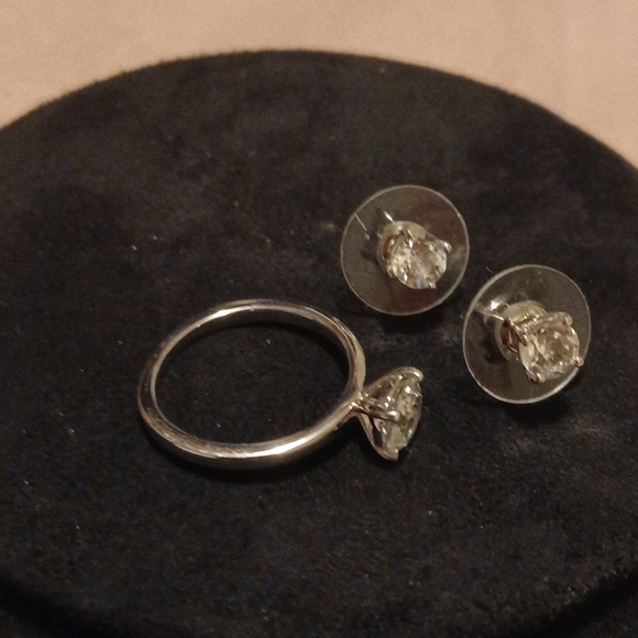 White Topaz Minimalist Set - Picture 15 of 16